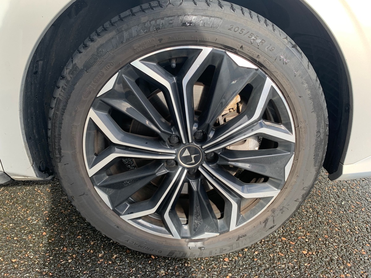 Citroën DS4 225 | Rivoli | Caméra 360° | Apple car Play | Régulateur de vitesse adaptatif | Attelage