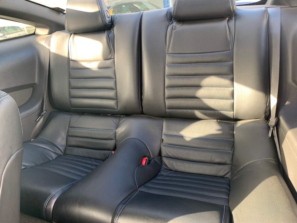 Ford Mustang 304 chevaux | V6 3.7L | Intérieur CUIR | Couleur Bleu Kona | Boite manuelle 6 vitesses