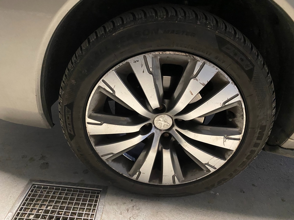 Peugeot 3008 1.6 BlueHDi 120ch EAT6 Allure