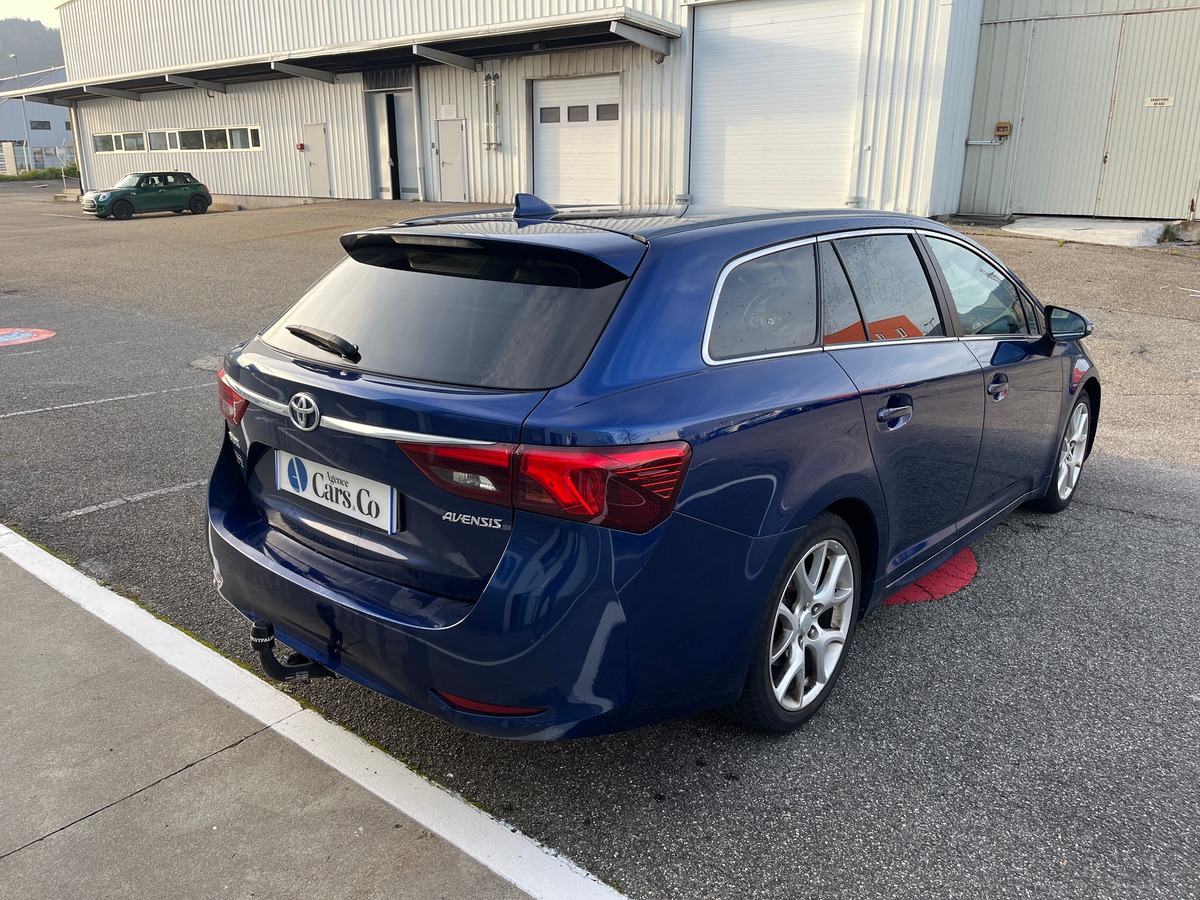 Toyota Avensis SW 2.0 D-4D 143ch, EXECUTIVE, ATTELAGE, RADAR, SIEGES CHAUFFANT, TOIT PANORAMIQUE