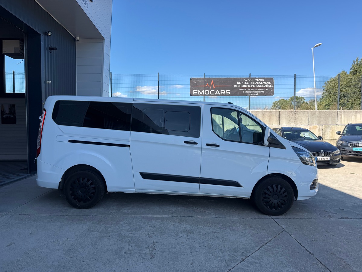 Ford TRANSIT CUSTOM 2.0 ECOBLUE 130 CH - 9 PLACES - ATTELAGE