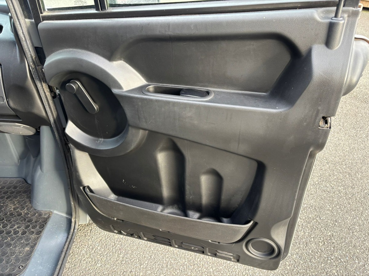 Opel Omega MEGA MULTITRUCK FOODTRUCK 600D - Entretiens à jour