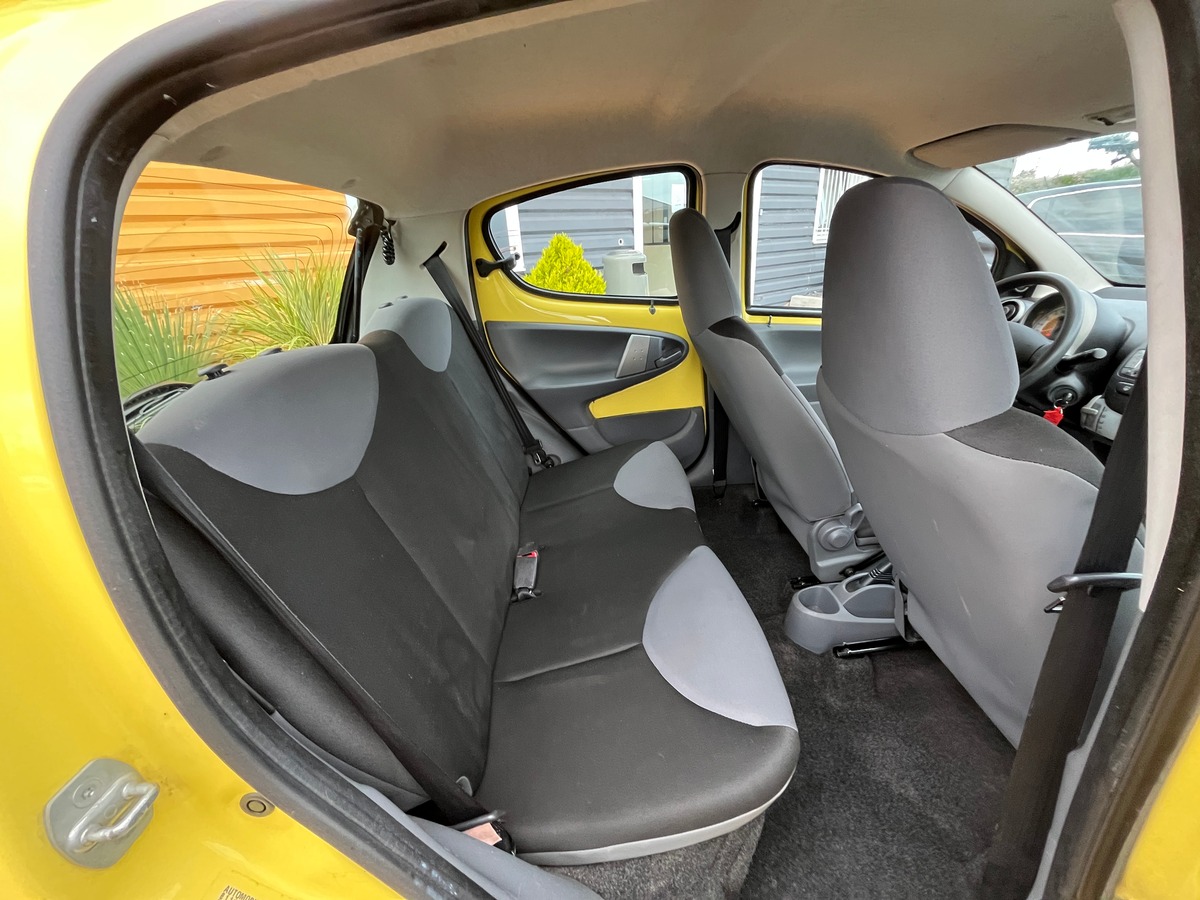 Peugeot 107 5 Portes 1.0 i  68 ch URBAN 1ERE MAIN