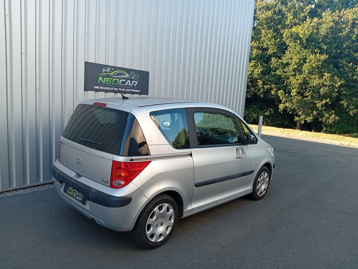 Peugeot 1007 1.4 16v Finition Sporty  "Révision et Distribution Neuves"