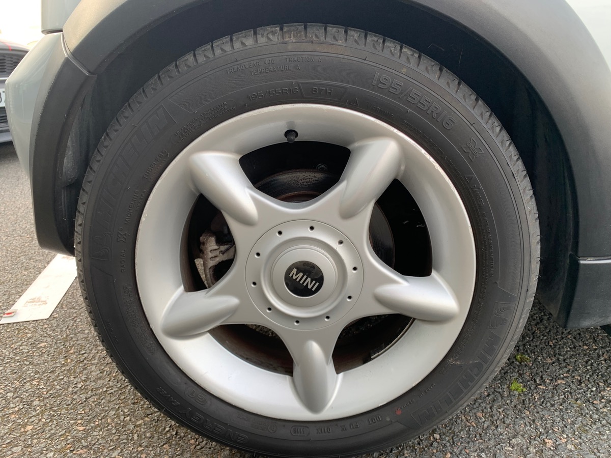 Mini Cooper 112 ch | GPS | Boite automatique | Sellerie cuir | Radar de recul | Régulateur vitesse