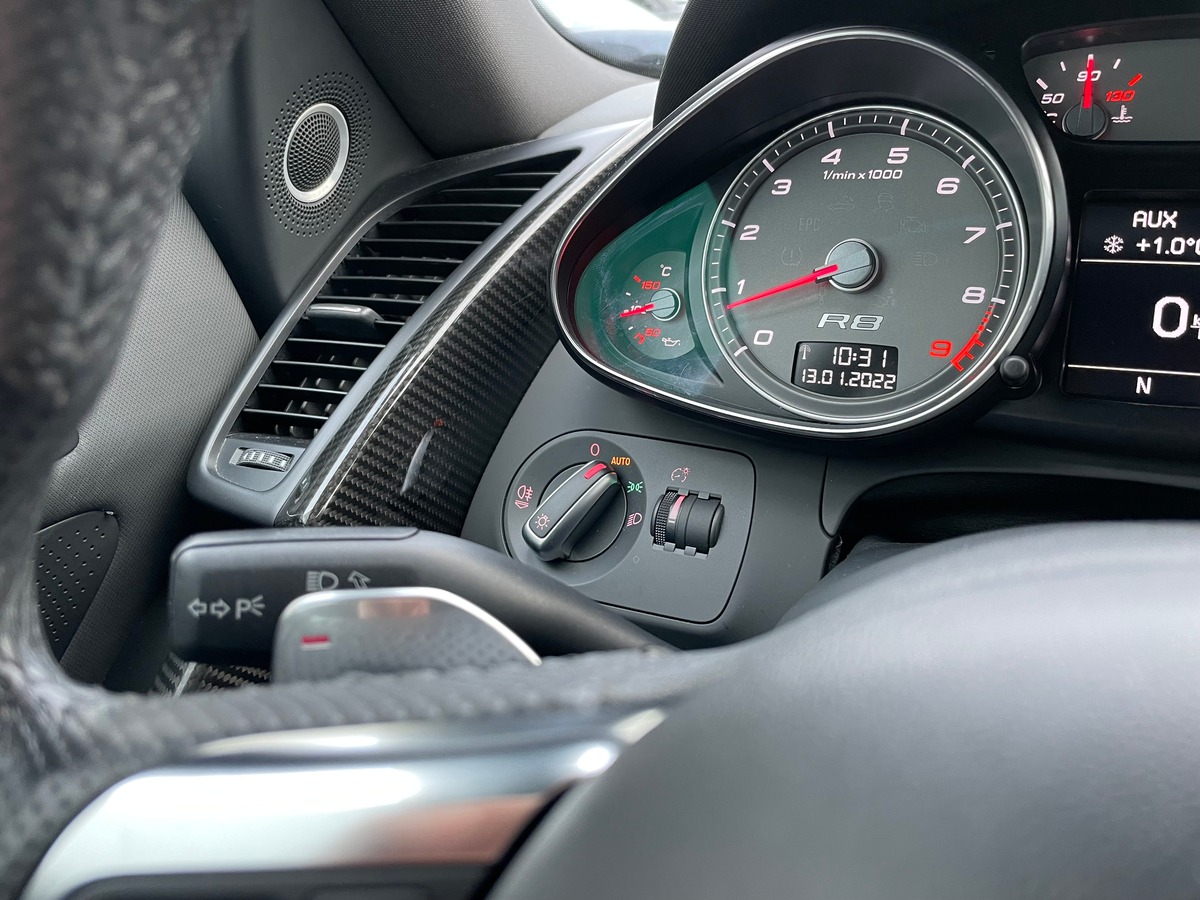 Audi R8 V8 4.2 430 Quattro R-Tronic 6 Carbon f