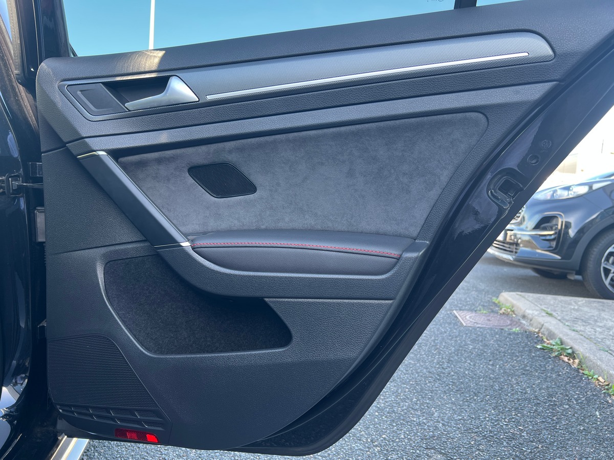 Volkswagen Golf GTI TCR | Stage 1 | Régulateur | Sièges chauffants | GPS | Ligne compléte Akrapovic