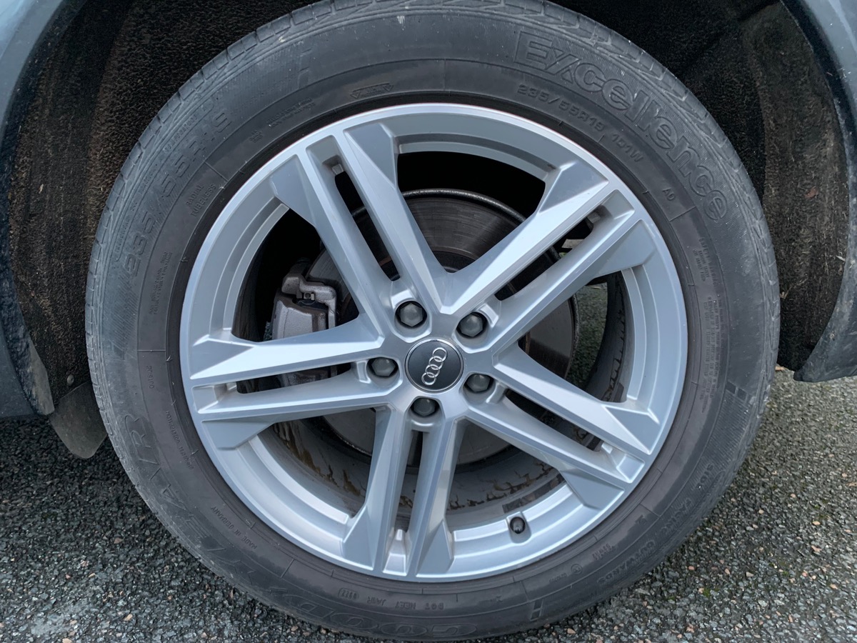 Audi Q5 190 ch | S-line | Virtual Cockpit | Caméra de recul | Coffre électrique | Attelage