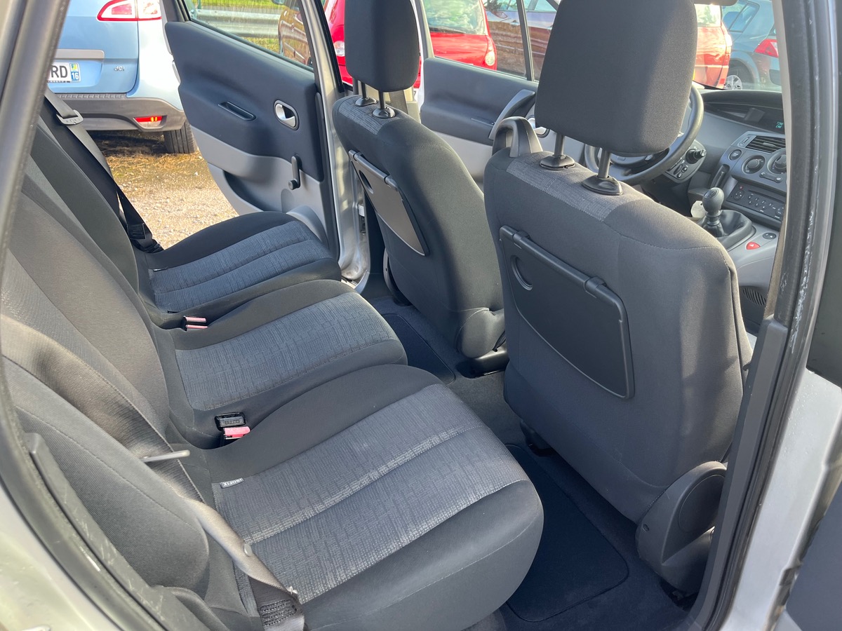 RENAULT Scenic 1.5 dci 105 ch 122038km