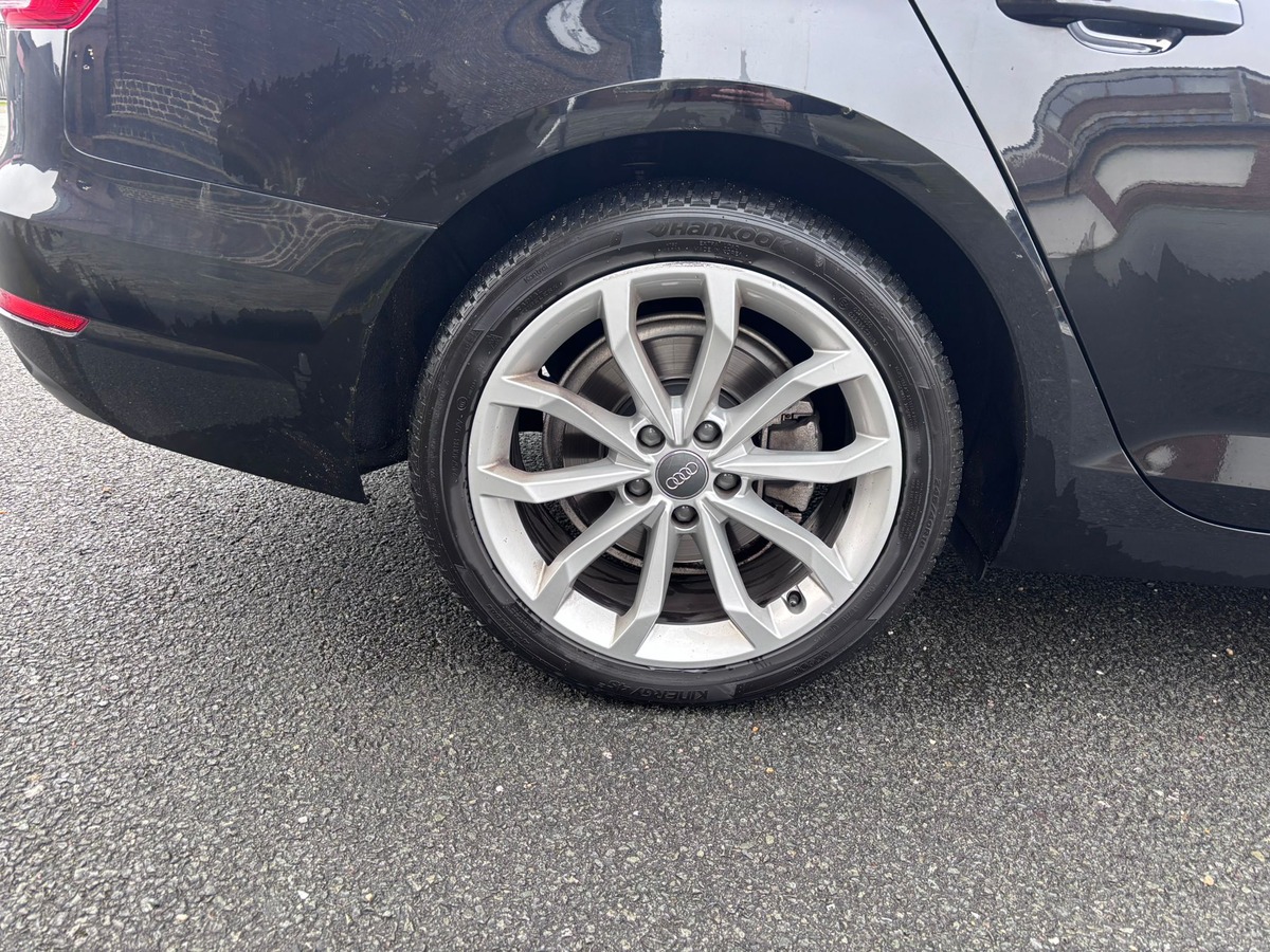 Audi A4 Avant 2.0 TFSI S-Tronic - Française - Suivi d'entretiens - CARPLAY