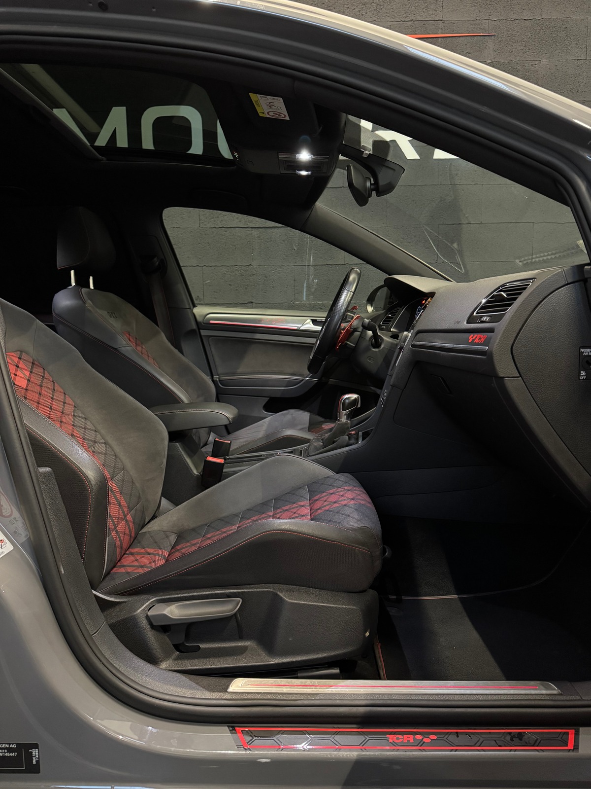 Volkswagen GOLF 7 GTI TCR 2.0 TSI 290CH DSG7 PURE GREY