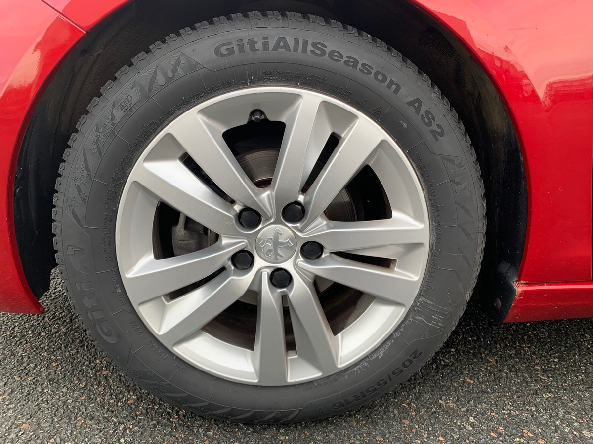 Peugeot 308 100 ch | Pack Attelage | Régulateur vitesse | Jantes Alu | Radar stationnement arriére