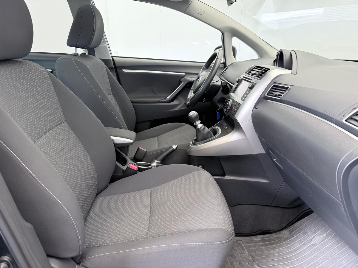 Toyota Verso 2.0 D4 - D 124  Première main