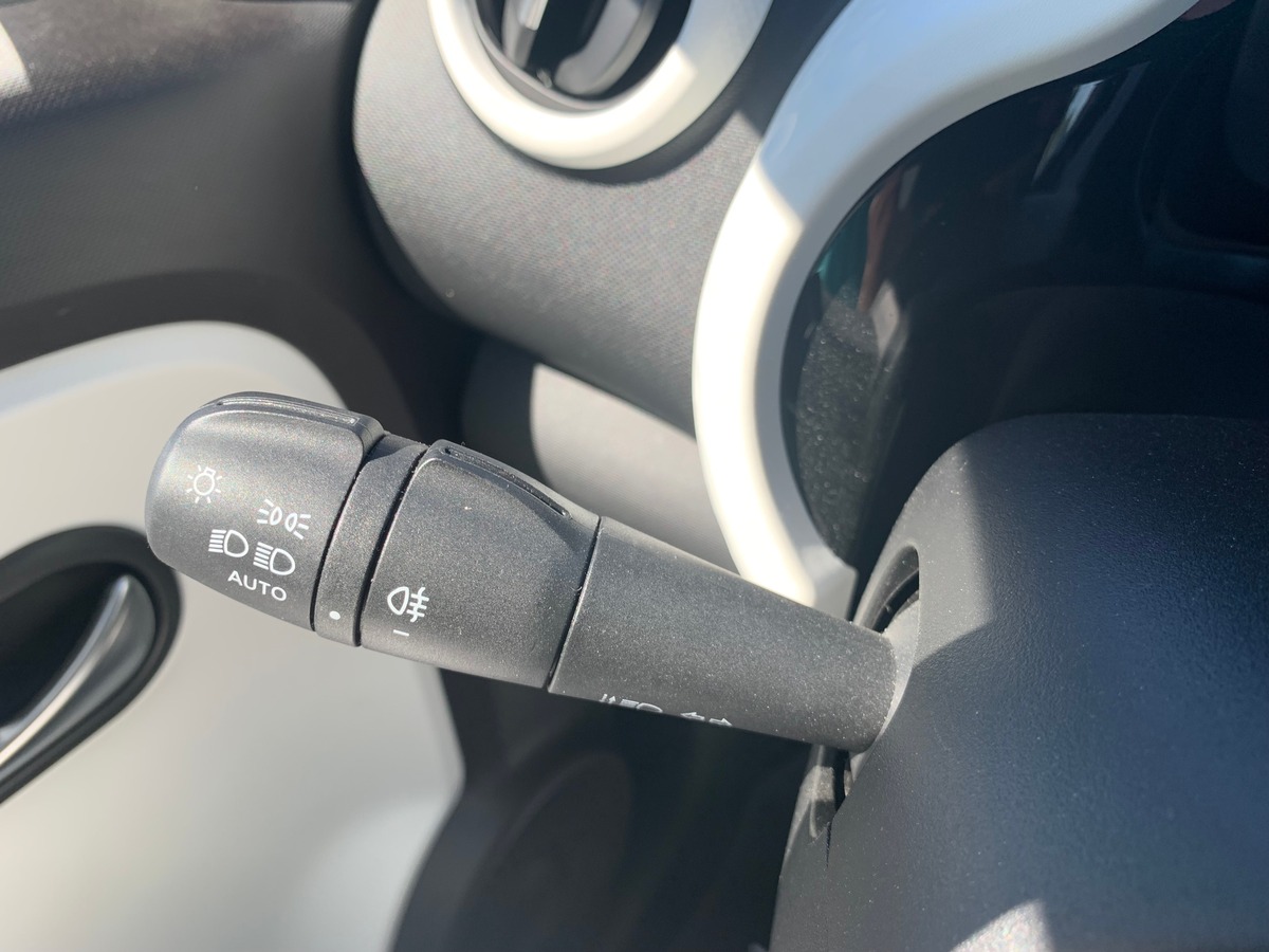 RENAULT Twingo EQUILIBRE |  Aide au parking arrière | Apple car play | Premiére main