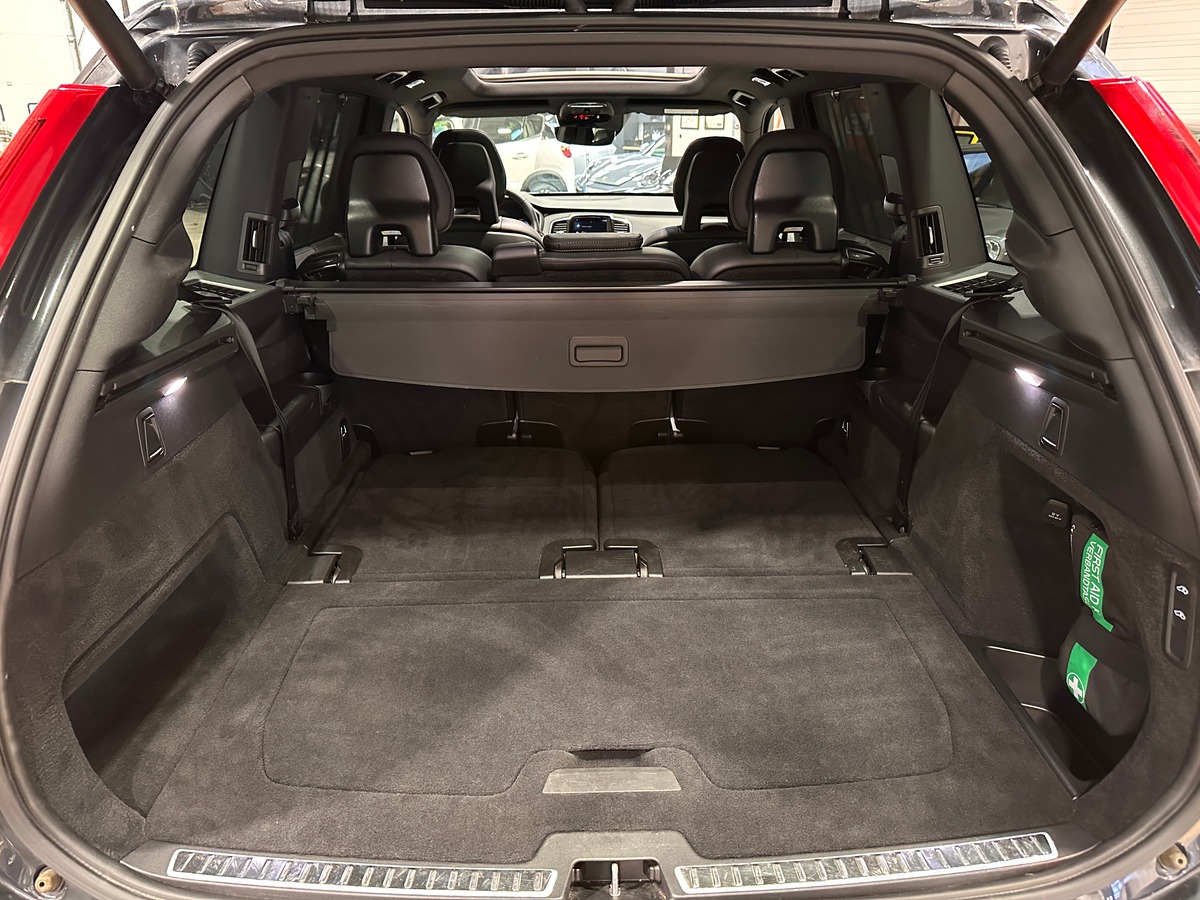 Volvo XC90 T8 R-Design AWD 303 + 87ch Geartronic - 7 places - 1ère Main - Options +++