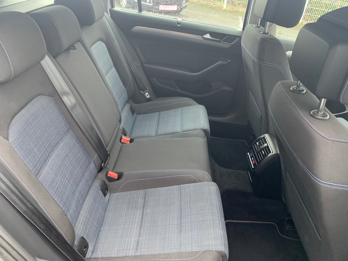 Volkswagen Passat 218 ch | GTE | Combiné instruments digital | Assistant Feu de Route