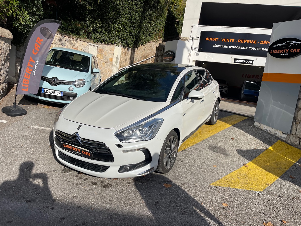 Citroën DS5 2.0 HDI 200 Hybrid4 4X4 163 CV / Toit Panoramique / GPS / Intérieur Cuir / Full