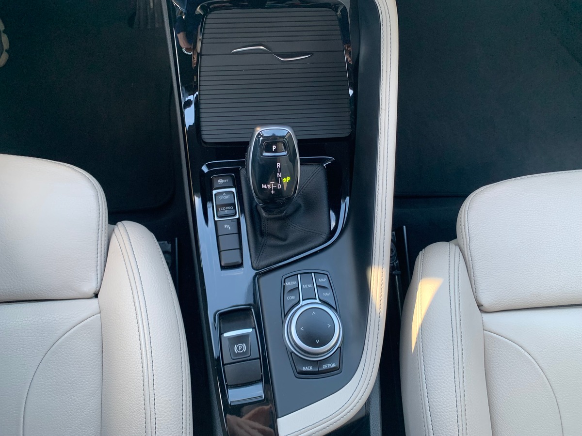Bmw X1 192 chevaux | sDRIVE 20iA | M Sport | Caméra de recul | Harman Kardon | Attelage amovible