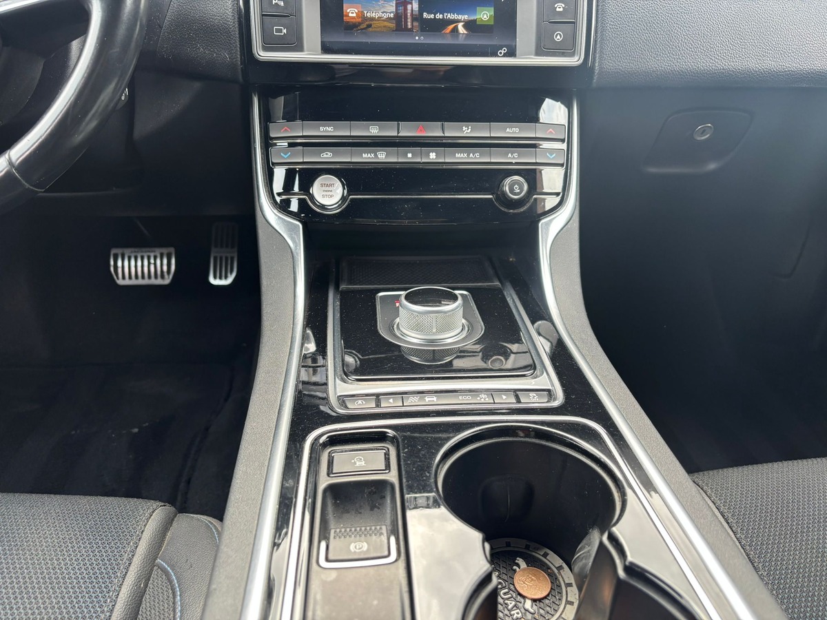 Jaguar XE 2.0D 180 R-SPORT BVA