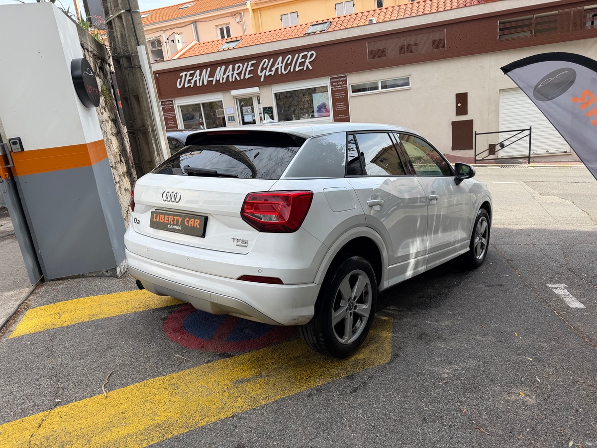 Audi Q2 TFSI 116 CV /  CarPlay / GPS / Boite Auto / Jantes / Sport Design