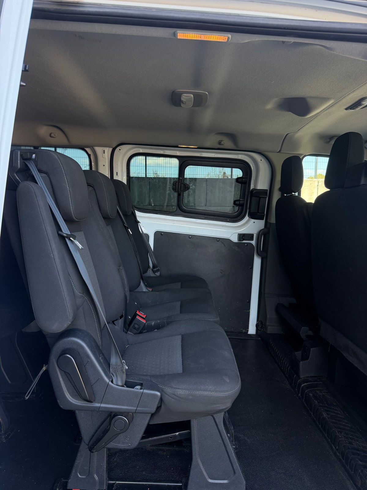 Ford TRANSIT CUSTOM 2.0 ECOBLUE 130 CH - 9 PLACES - ATTELAGE