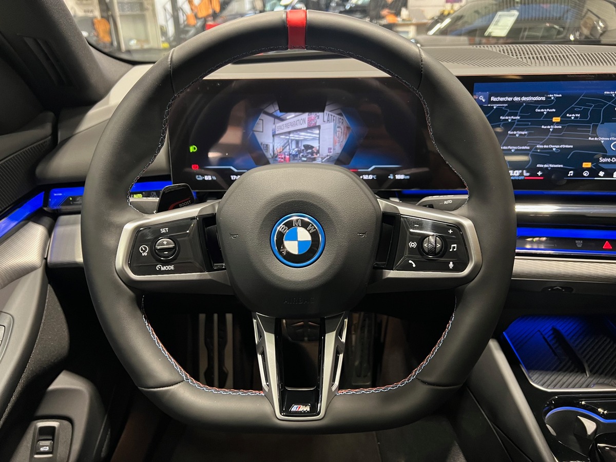 Bmw i5 M60 XDRIVE40 601 BERLINE - 990KM NEUVE / TVA RECUPERABLE g