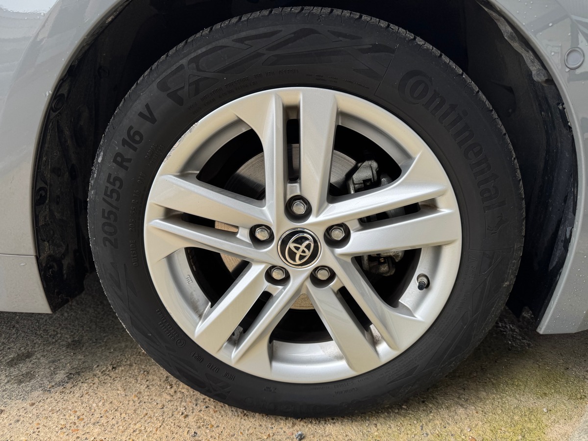 Toyota Corolla Dynamic business 1.8 VVT-i 122 HSD