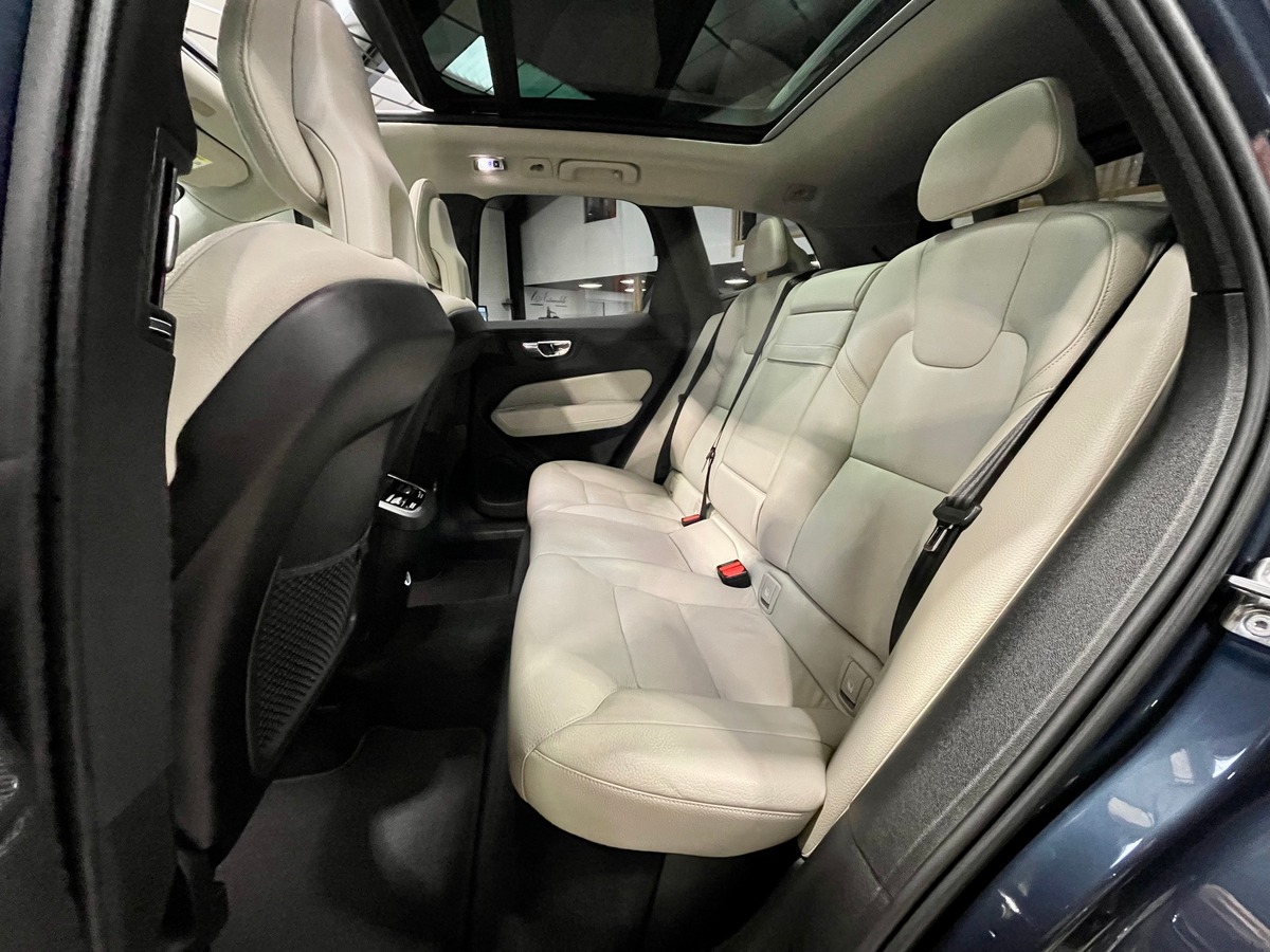 Volvo XC60 2.0 D4 AWD 190 Inscription Options++ c