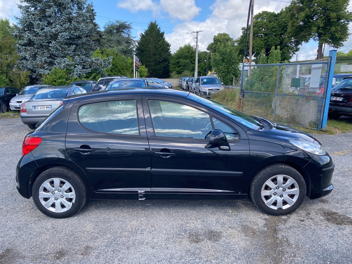 Peugeot 207 1.4 hdi 70cv 156035km urban de 2009