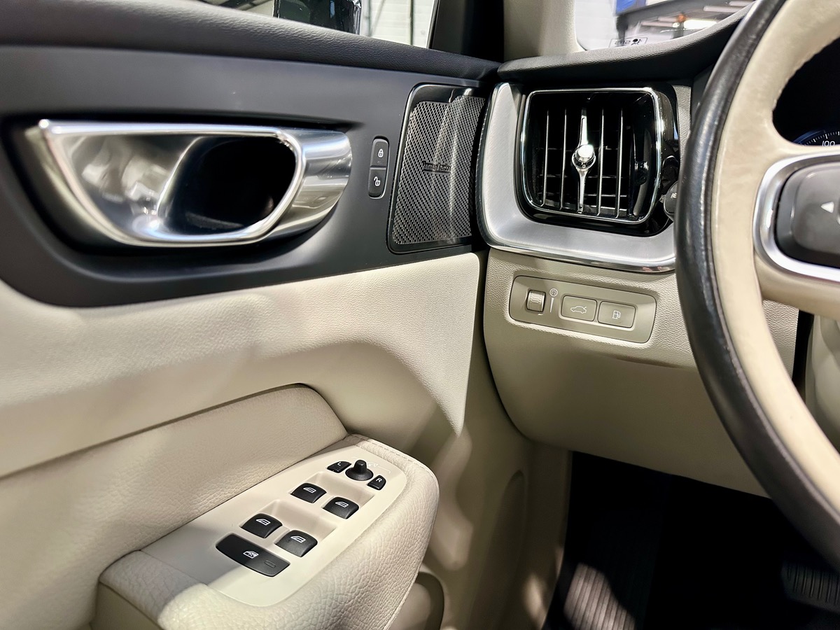 Volvo XC60 II (2) T6 Recharge AWD 253 + 87 Inscription Geartronic 8 340 Options+++ j