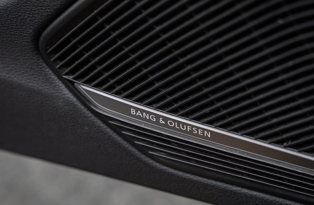 Audi A4 Avant V 45 TFSI 265ch S line quattro S tronic 7 Bang&Olufsen Pack compétition Caméra 360