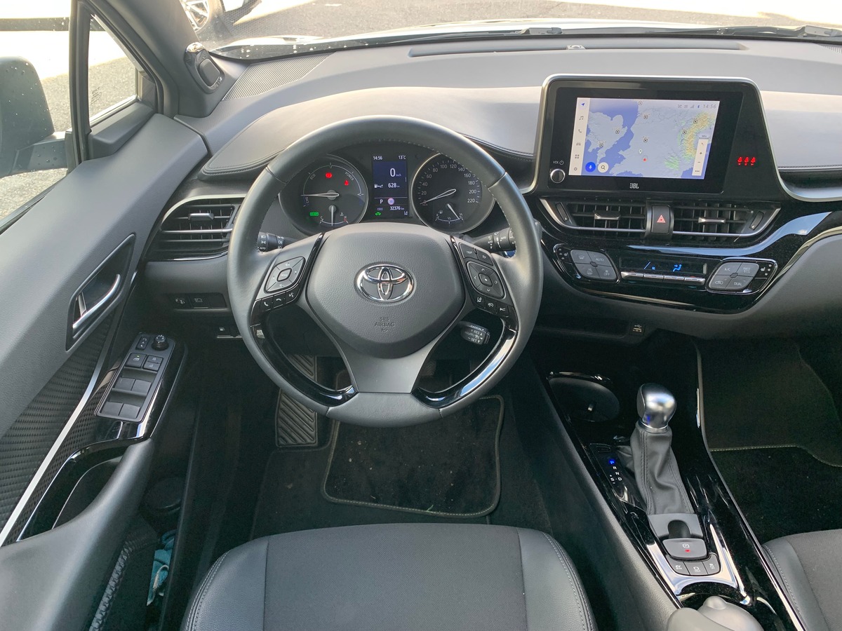 Toyota C-HR 184 ch | Attelage | GPS | Radio JBL | Caméra recul | Radar stationnement arriére, avant