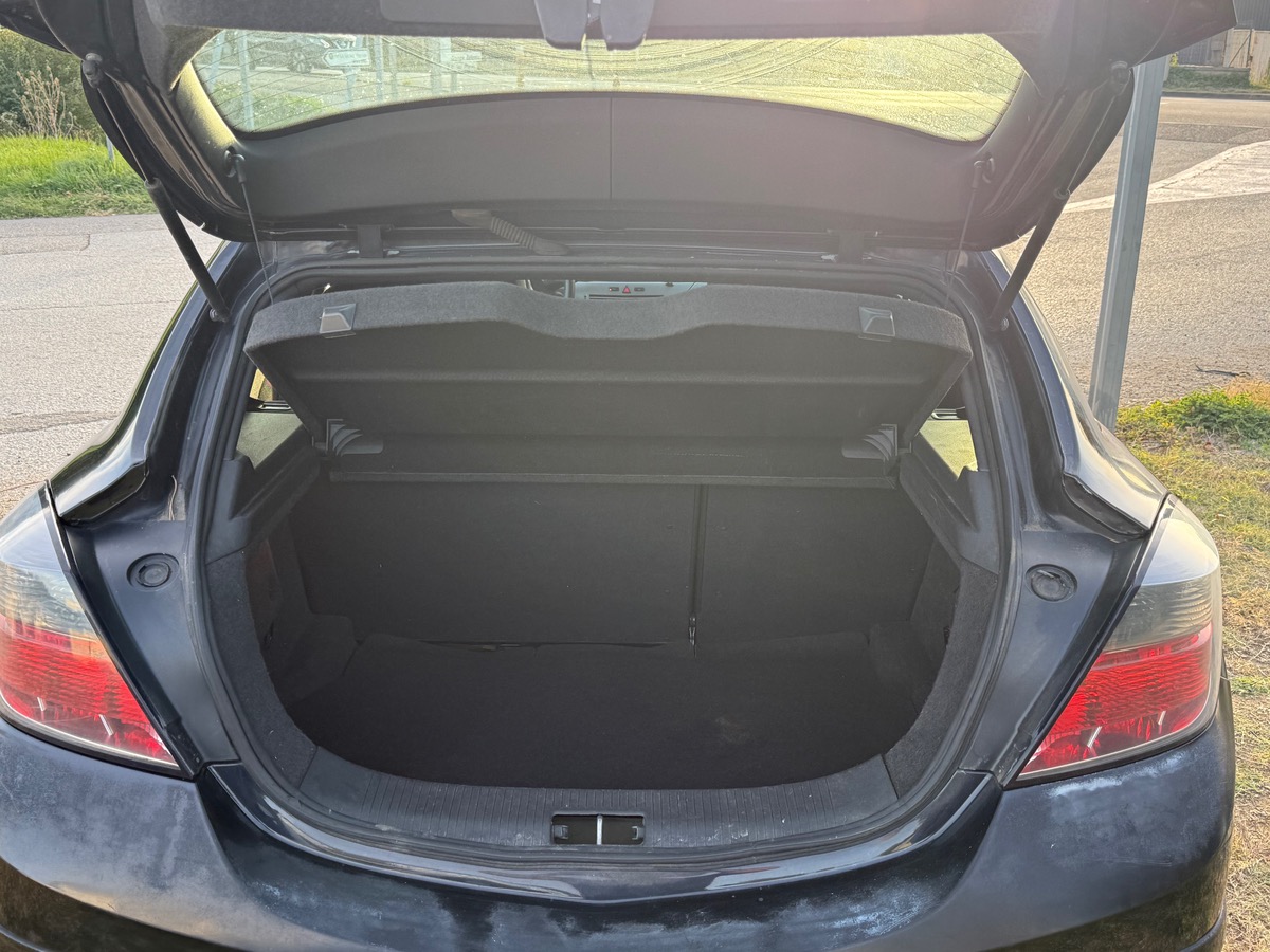 Opel Astra GTC 1.7 CDTI 100 CH / SPORT / DISTRIBUTION NEUF SUR FACTURE