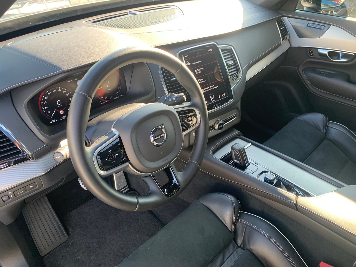 Volvo XC90 388 | R-DESIGN | Pack Prestige | Attelage | Toit ouvrant Panoramique | Caméra de recul