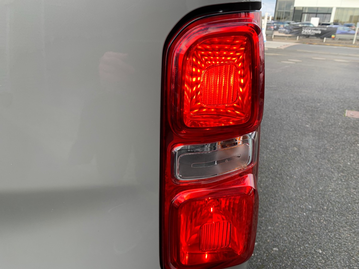 Citroën Spacetourer 120 ch | FEEL | 8 places | Attelage | Régulateur vitesse | Radar stationnement