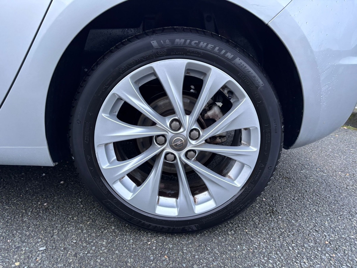 Opel Astra 1.4 SIDI 125 Turbo Carplay Innovation - Révisé - Garantie