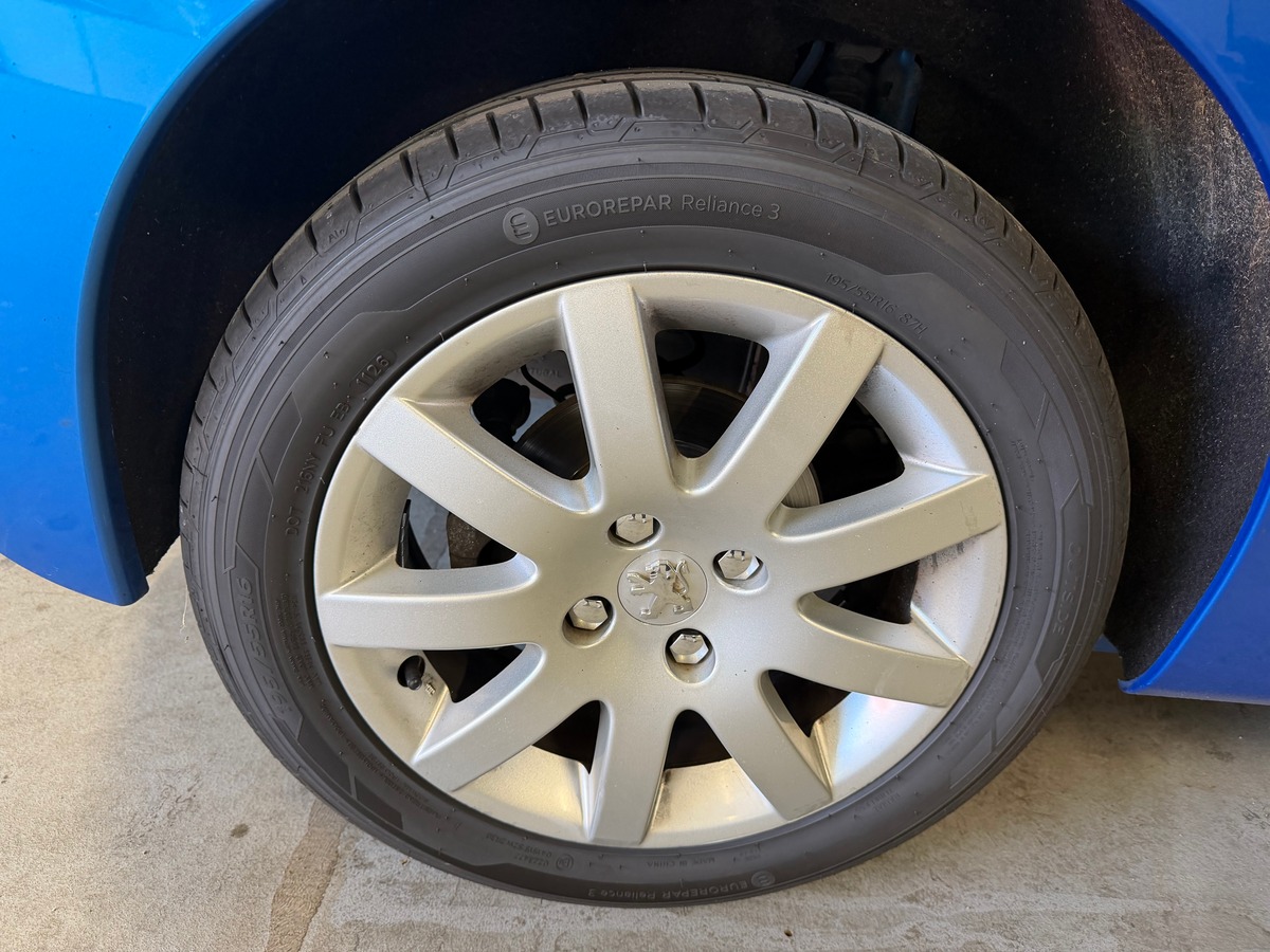 Peugeot 207 1.6 VTI 120CH Premium Pack / 5 portes / Clim auto