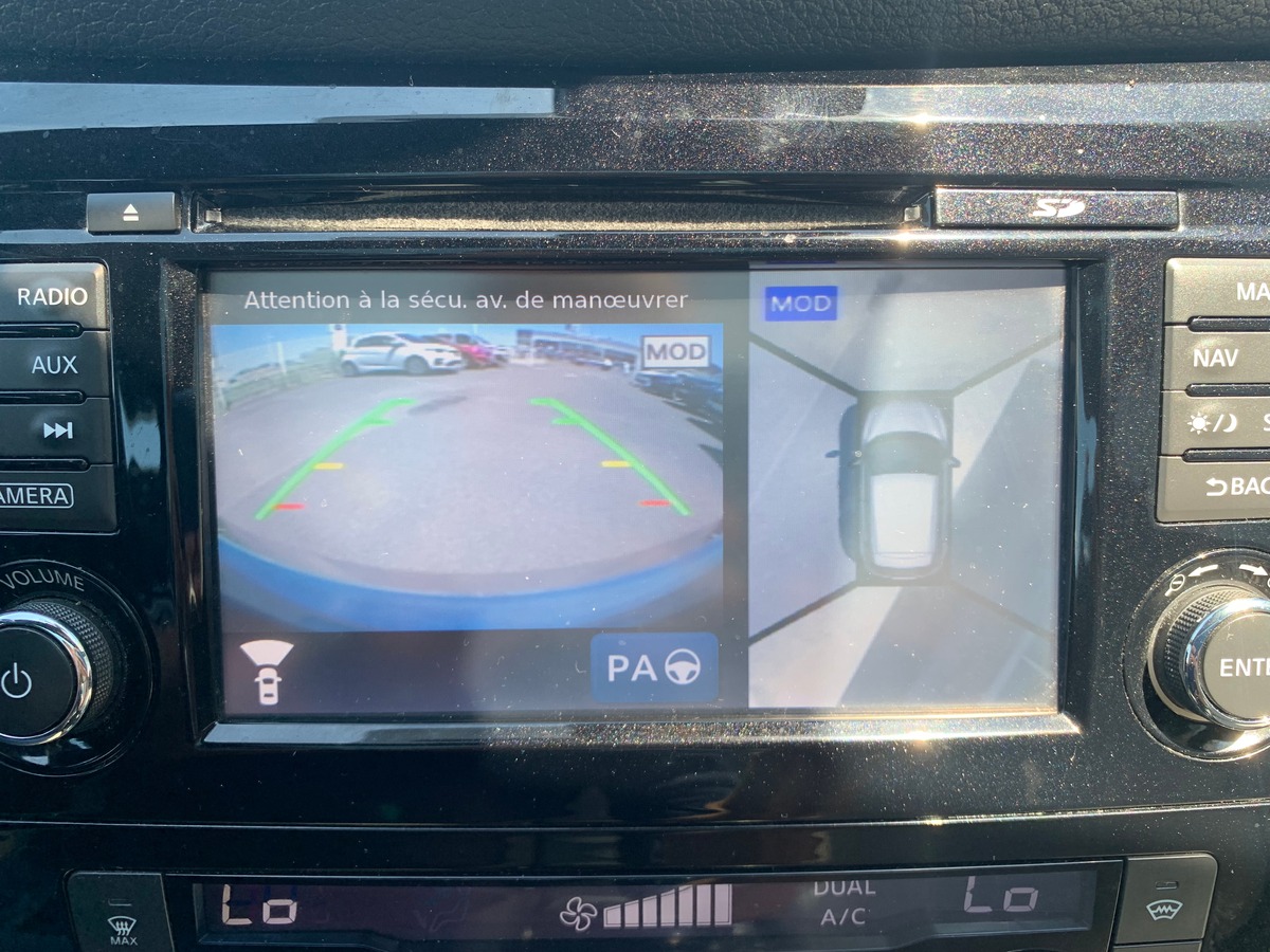 Nissan Qashqai 130 ch | Tekna | Toit panoramique | Caméra de recul | Régulateur vitesse | Attelage