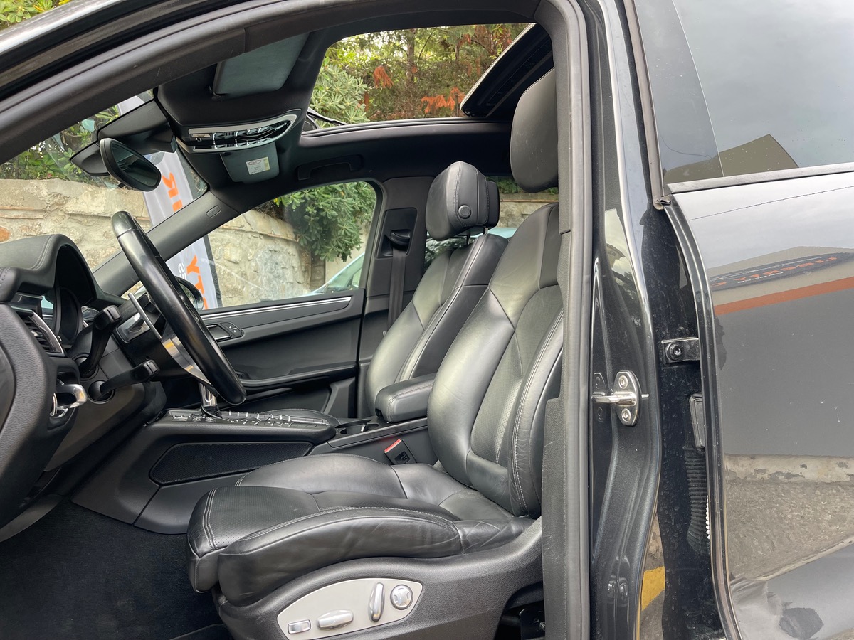Porsche Macan 2.0 TFSI 252 CV AWD / Phase 2/Toit Ouvrant /Jantes Turbo/Pack Black /Echappement Sport