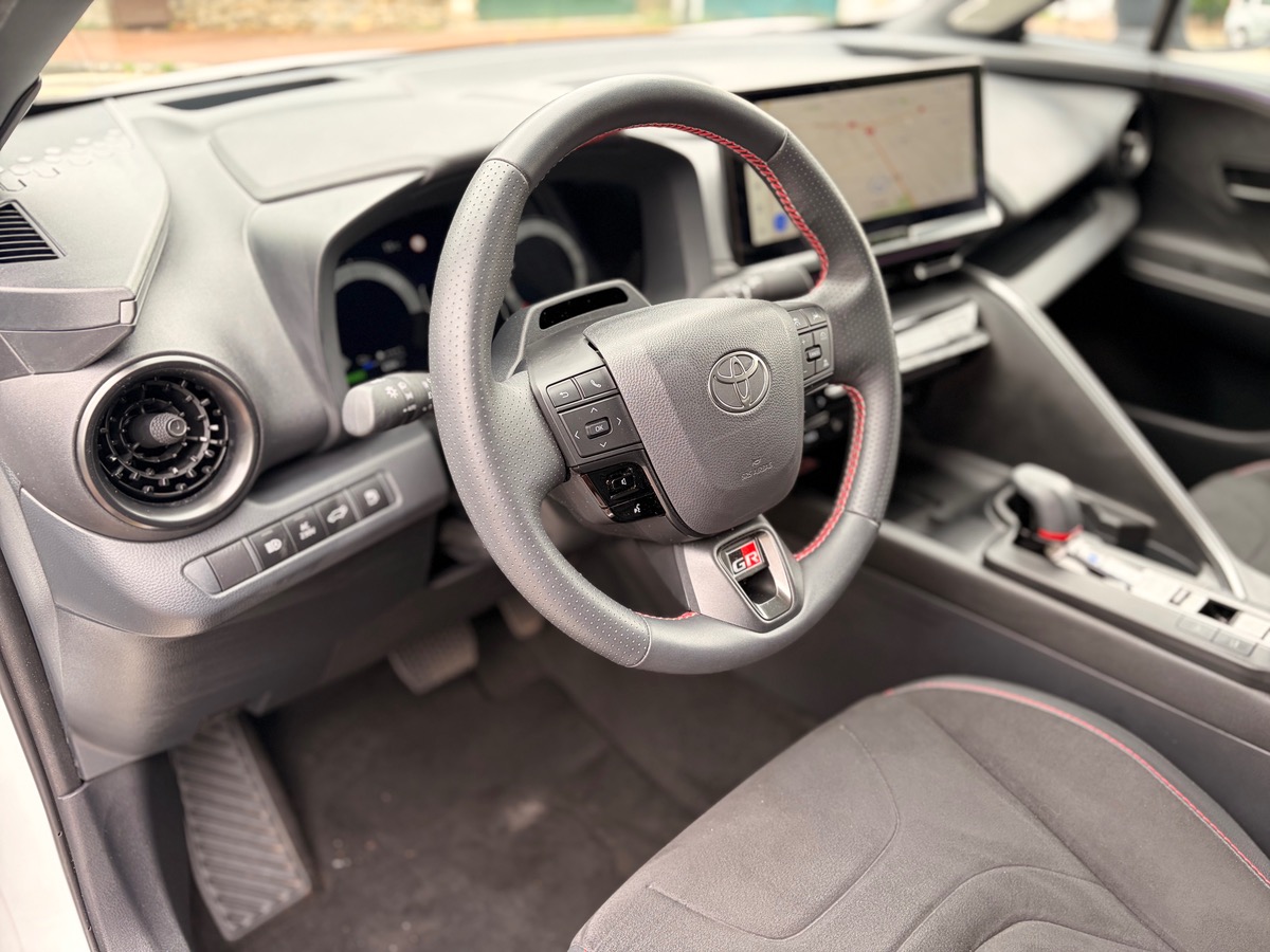 Toyota C HR II 2.0 VVT-i 16V 223 PHEV CVT 153 cv Boîte auto
