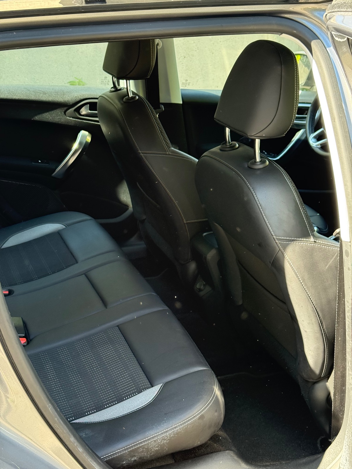 Peugeot 2008 1.6 e-HDi Allure