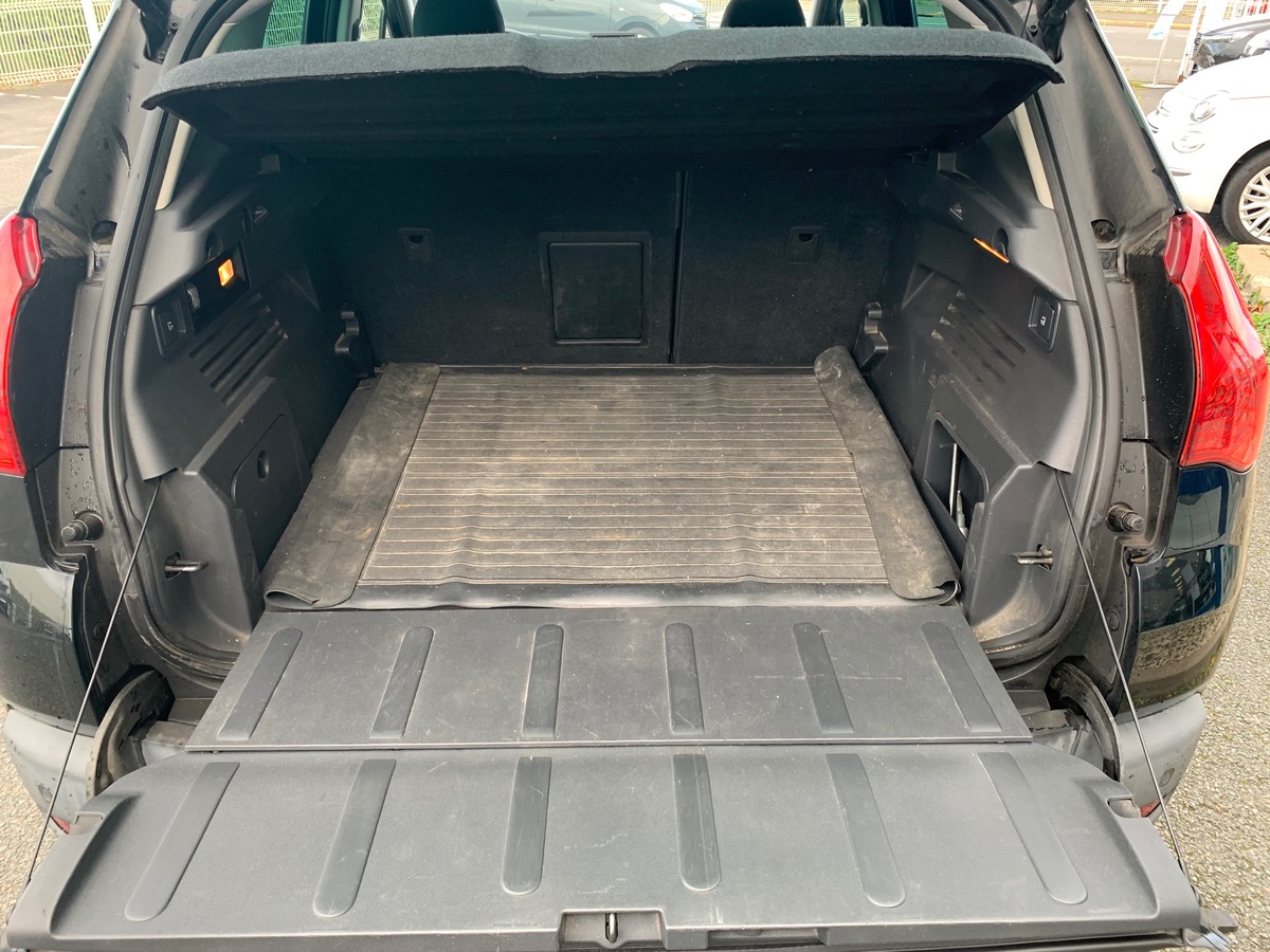 Peugeot 3008 115 ch | GPS | Bluetooth | Régulateur de vitesse | Sièges rang 2 rabattables à plat