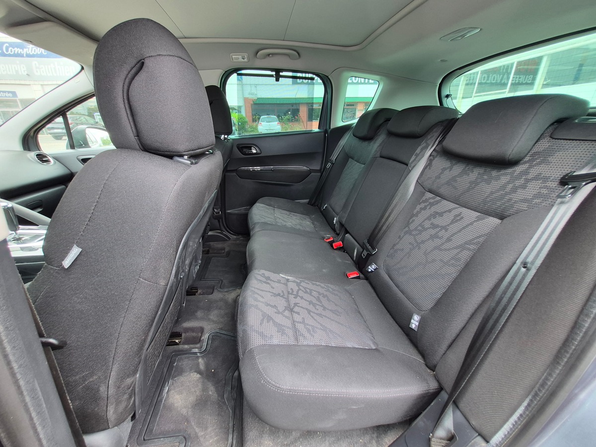 Peugeot 3008 1.6 HDI 16V 112ch FAP BMP6 Blue Lion Premium Pack