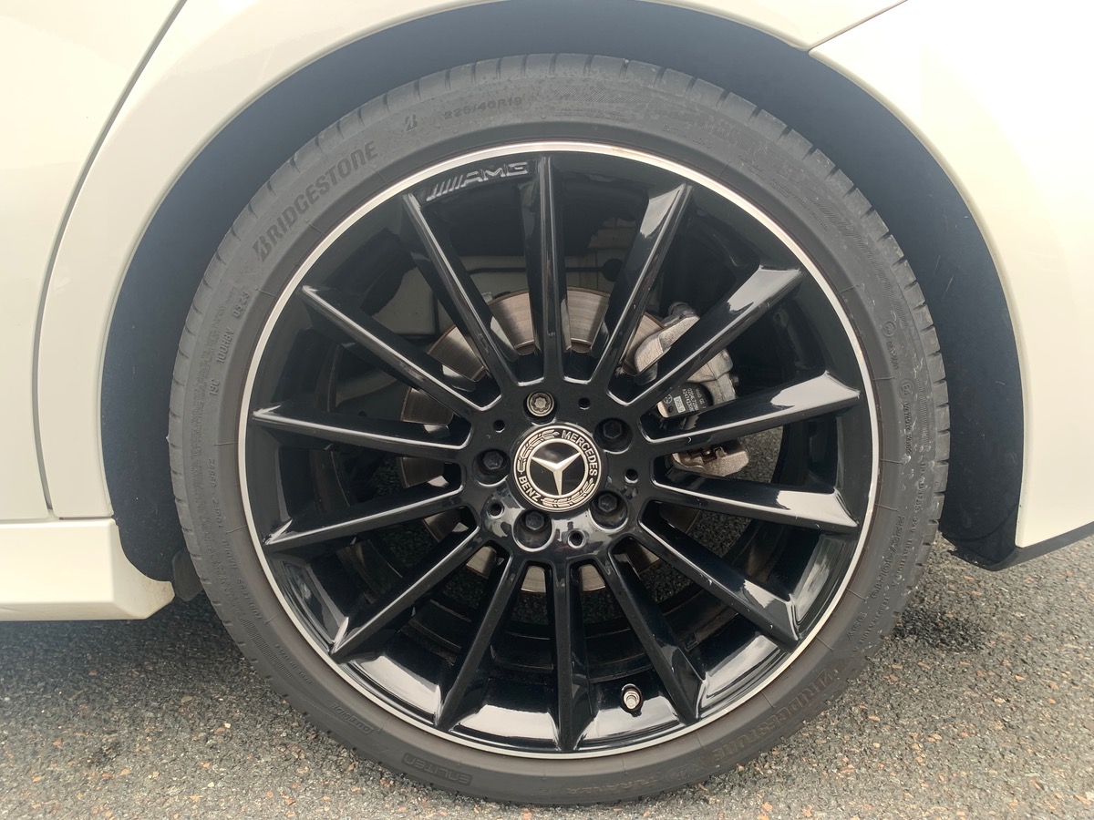 Mercedes-Benz Classe A 225 ch | AMG LINE | Toit ouvrant panoramique | Eclairage d'Ambiance | 4 MATIC