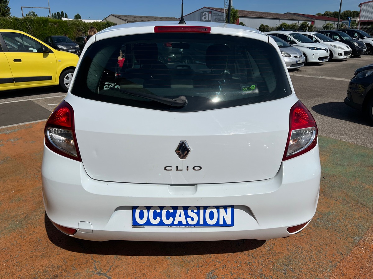 RENAULT Clio III Phase 2 1.2 i eco2 75 ch