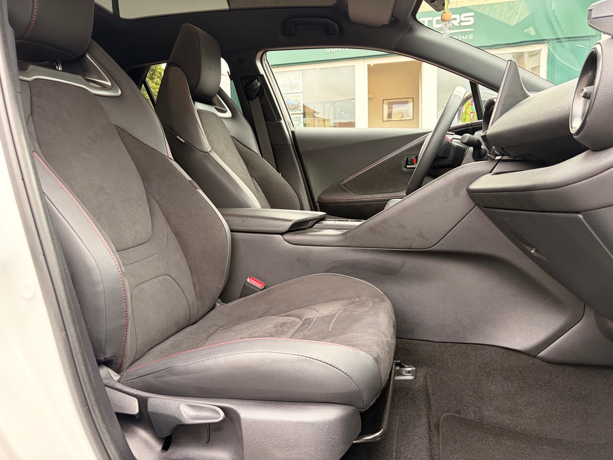 Toyota C HR II 2.0 VVT-i 16V 223 PHEV CVT 153 cv Boîte auto