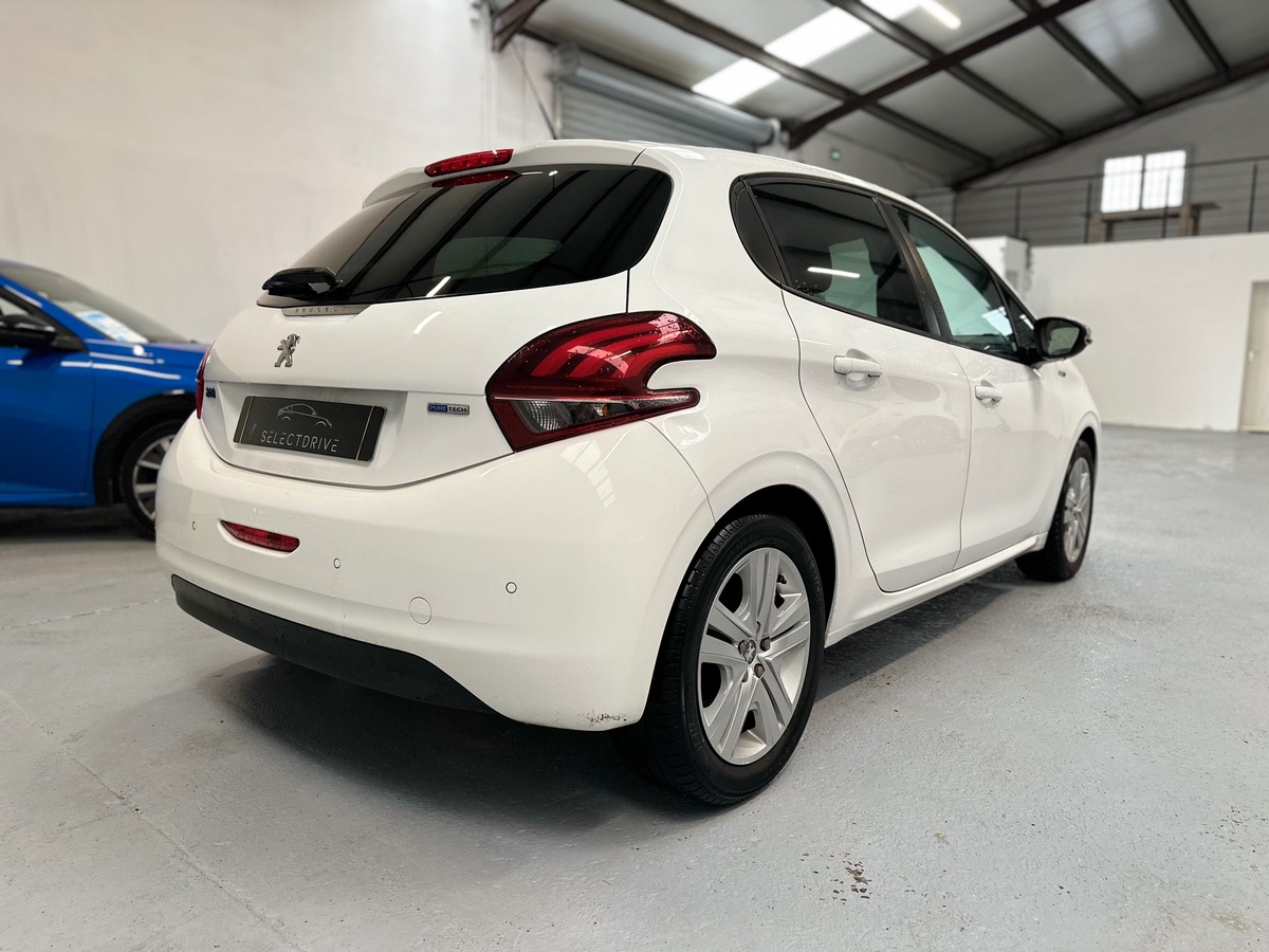 Peugeot 208 1.2 PURETECH 82cv STYLE 5P