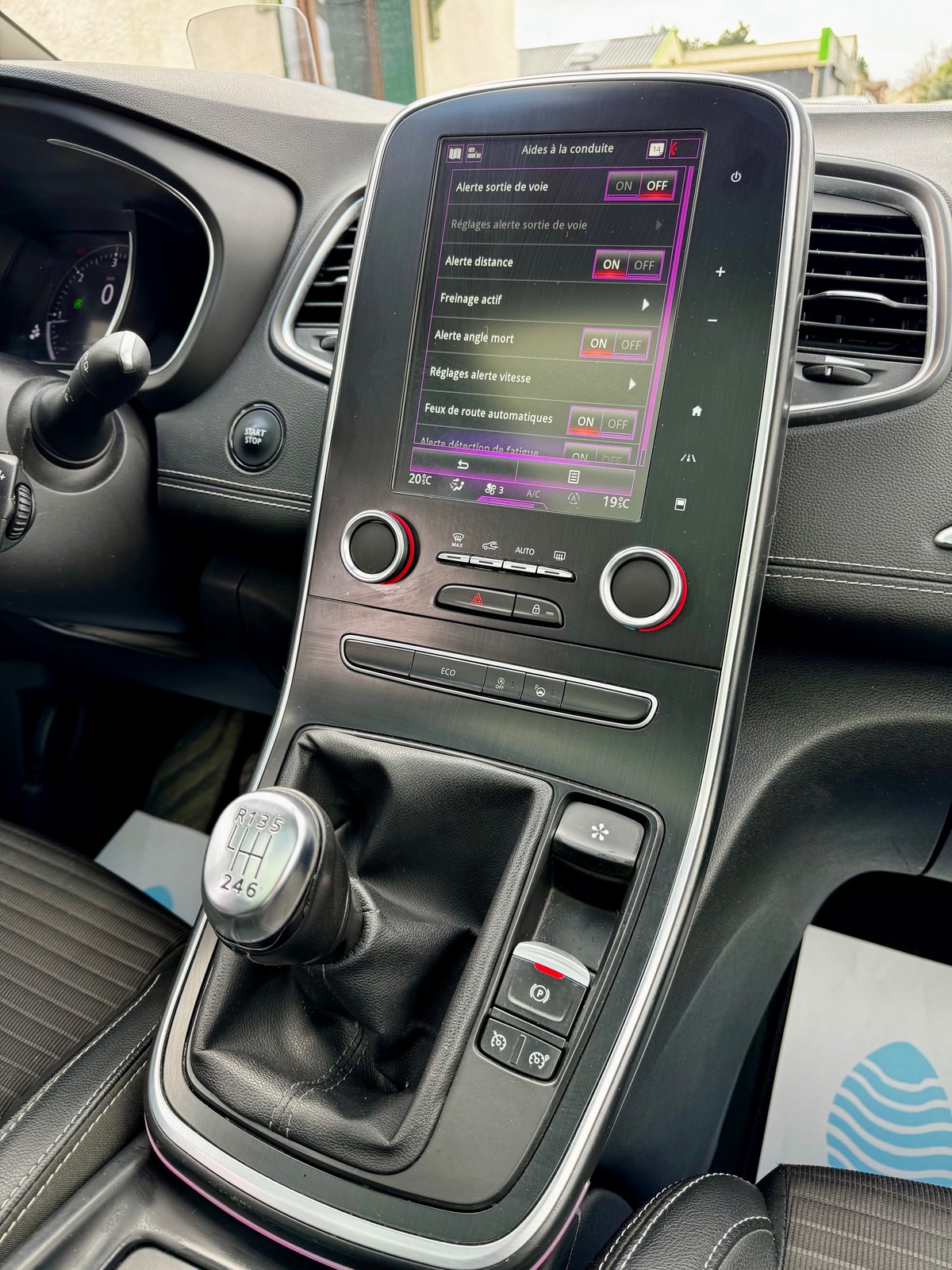 RENAULT Grand Scenic IV BLUE DCI 120 CV INTENS 7 PLACES AFFICHEUR TÊTE HAUTE / TOIT PANO / CAMÉRA