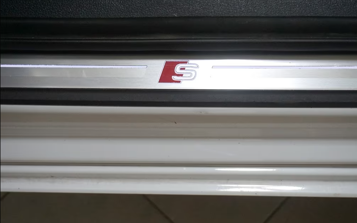 Audi A6 Avant V 40 TDI 204ch S line quattro S tronic 7/Bang&Olufsen/Toit ouvrant/Attelage/Caméra