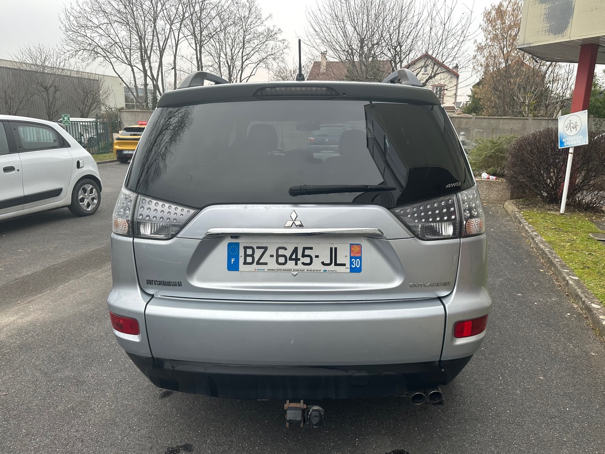 Mitsubishi Outlander 2.2 DI-D 177 CV intense 7 places 4XCBLue